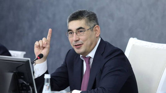 “Boshqa davlatlardan orqada qolyapmiz” — Sherzod Kudbiyev uy qurish sur’atlarini tanqid qildi