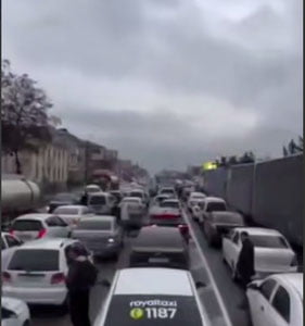 Angrendagi tirbandlikka Qamchiq dovonida joriy etilgan cheklov sabab bo'ldi