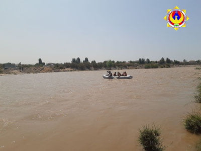 Чирчиқ дарёси ўртасида қолиб кетган 5 нафар фуқаро қутқарилди