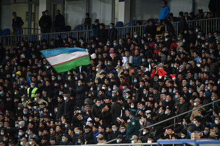 Футбол мухлисларига ўйинни стадионда томоша қилишларига рухсат берилди