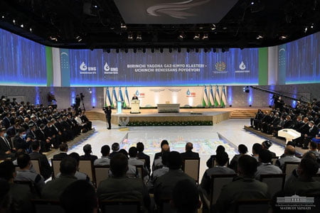 Shavkat Mirziyoyev “Uzbekistan GTL” zavodining ochilish marosimida ishtirok etdi