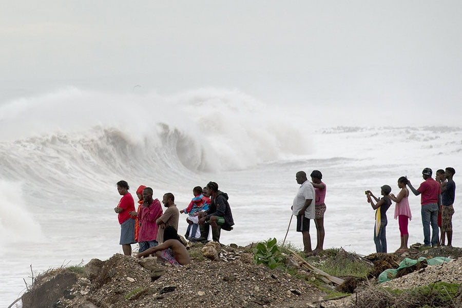 Кучли зилзила содир бўлган Гаитига тўфон яқинлашмоқда