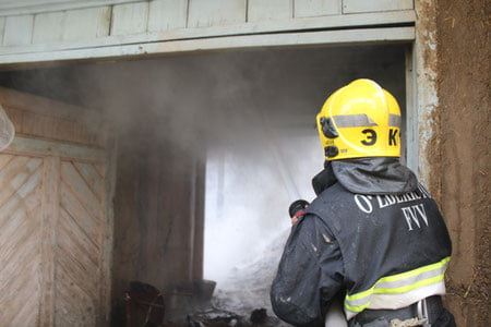 Наманганда хонадонларнинг бирида ёнғин чиқиб, ҳужжатлар ёниб кетди