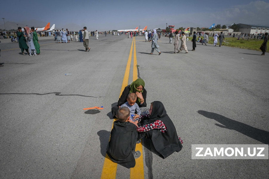 Юзлаб афғонлар рухсатнома ололмагани учун Кобулда қолиб кетди — The Wall Street Journal