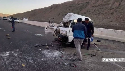 Сурхондарёда ҳайдовчининг ухлаб қолиши оқибатида юк машинасига бориб урилди, йўловчи вафот этди