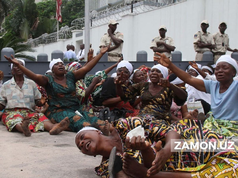 Kongo aholisi “jodugarlik”da ayblangan sakkiz ayolni yoqib yubordi