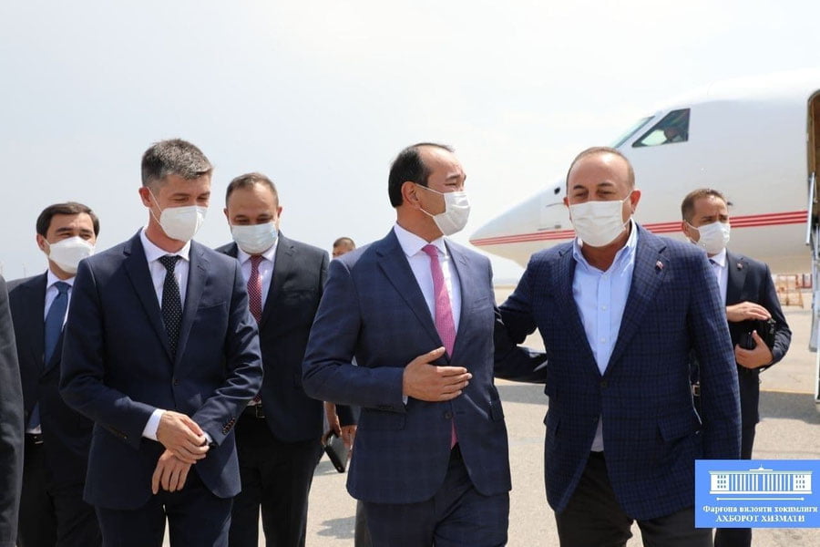 Turkiya tashqi ishlar vaziri Farg‘onaga keldi