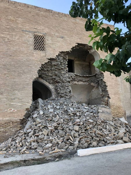 Abdullaxon II madrasasining bir qismi o'pirilib tushdi