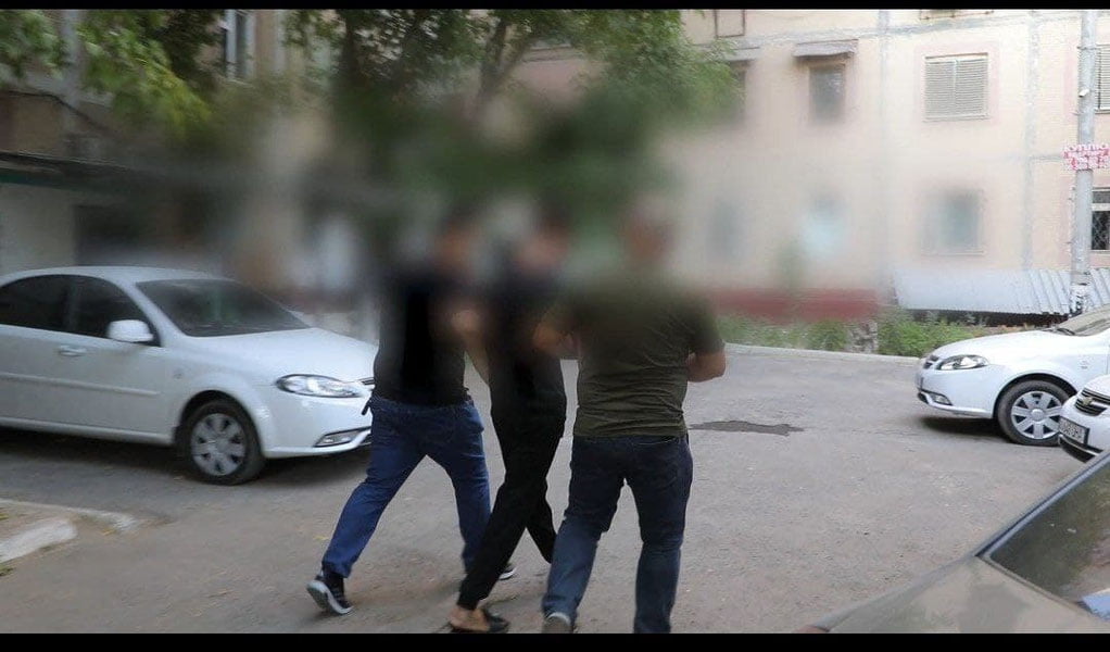 Сохта долларга телефон сотиб олган фирибгар ушланди