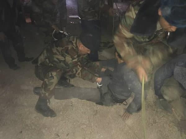 Нурафшонда кўп қаватли уйнинг оралиқ қисмига тушиб кетган фуқаро қутқарилди