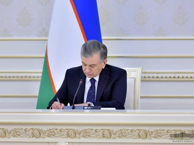 Президент қимматбаҳо металл ва тошлар бўйича қонунни имзолади
