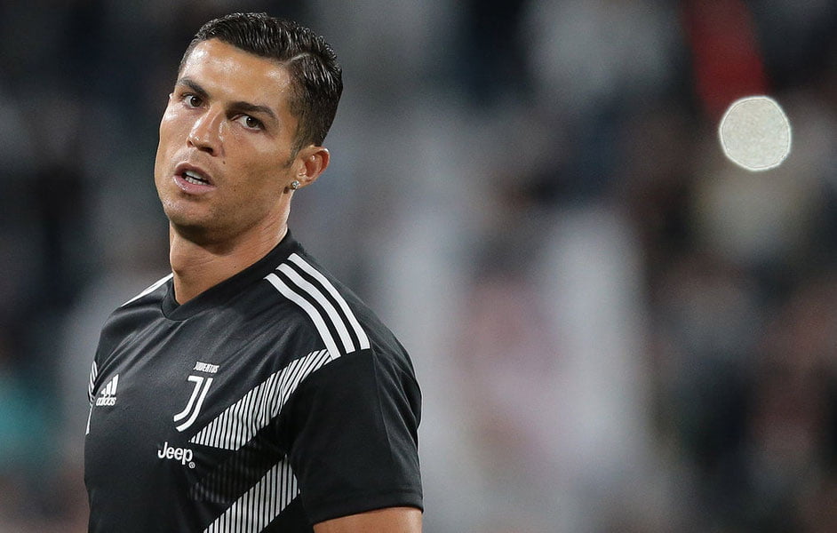 Роналду жамоадошларини танқид қилди