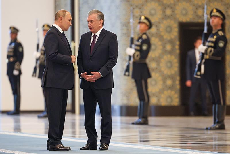 Путин Шавкат Мирзиёев билан суҳбатлашди