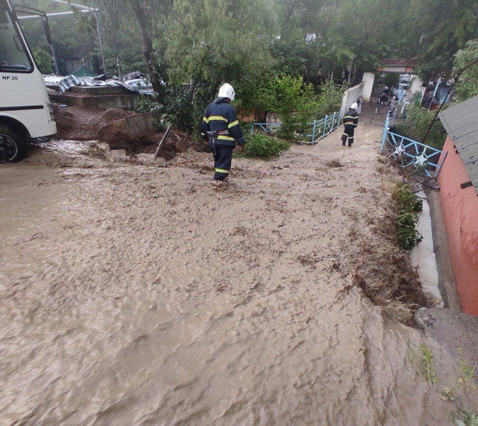 Намангандаги айрим ҳудудларда сув тошқини бўлгани айтилди