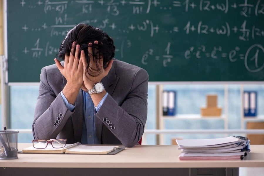 Мен раҳбарман, ходимларим ойлигини оляпти, ишлайдида деётган бўлсангиз, бу — катта хато