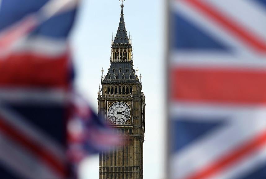 Буюк Британияда солиқларнинг кенг миқёсда оширилиши эълон қилинди