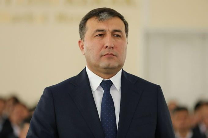 Ҳурматли прокурор ўрнингиздан қўзғалинг: ҳокимингиз "ўзига сиғмаяпти"