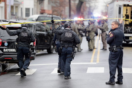 Қиз онасининг ўлимини сир тутгани учун судланди