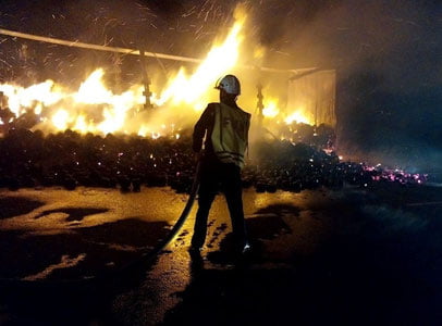 «Қамчиқ»да юк машинаси ёниб кетди