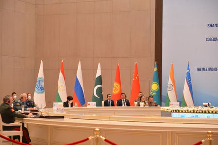 Шавкат Мирзиёев ШҲТ давлатлари мудофаа вазирларига мурожаат йўллади