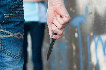 Муаммони ҳал қилиш учун учрашган йигитлар вазиятни кечкинлаштирди