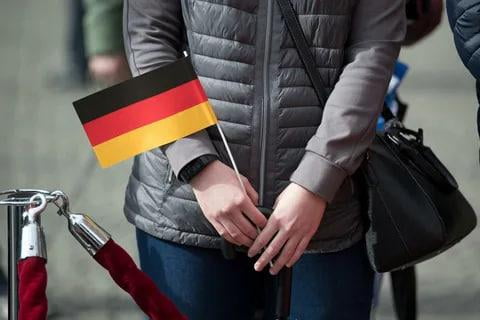 Ишлаш истагидаги барча мигрантлар Германияга таклиф қилинди