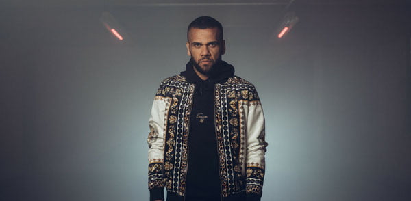 Дани Алвес Испания полицияси томонидан ҳибсга олинди