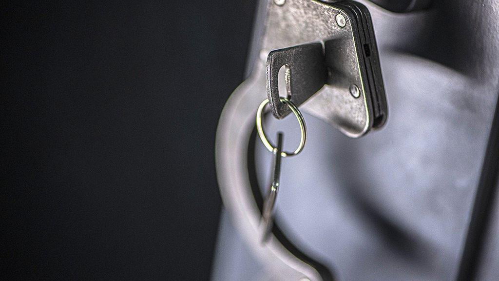 Россиялик йирик банкир ўғриликда айбланмоқда