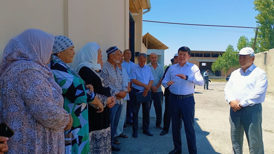 Аҳоли учун энг долзарб муаммолар ҳал этиляпти