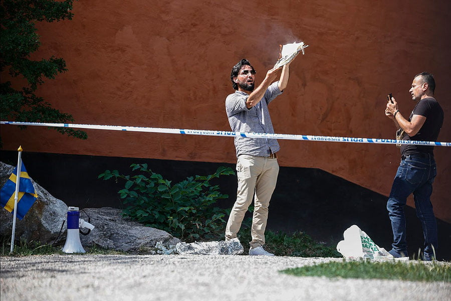 Қуръоннинг ёқилиши Швециянинг НАТОга аъзолигини хавф остига қўйди