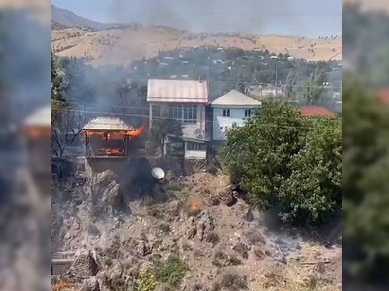 Бўстонлиқдаги дачалардан бирида ёнғин чиқди