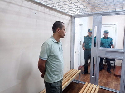 Блогер Абдуқодир Мўминовга 11 йил қамоқ жазоси бериш сўралди