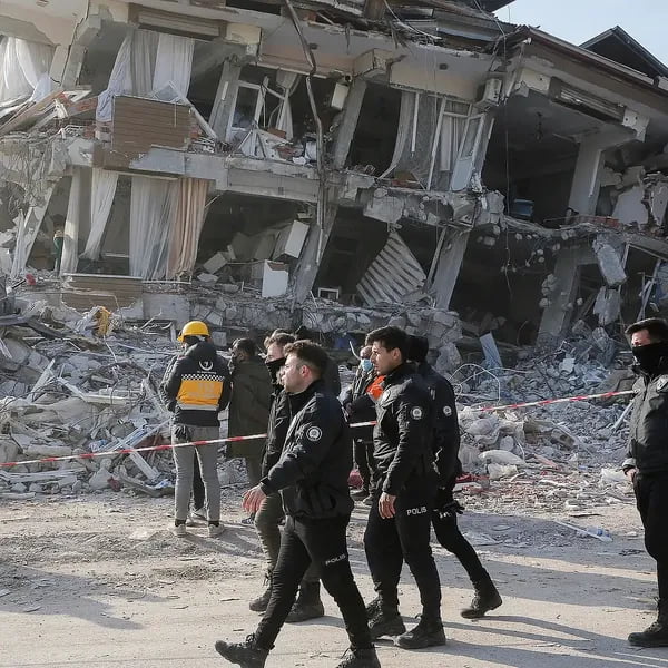 Ҳозирги зилзила Туркия учун репитиция эканлиги айтилмоқда