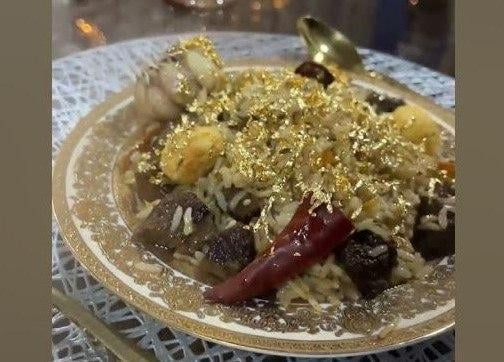 Қўқонда килоси 3,5 минг долларлик “олтинли” ош дамланаётгани айтилди