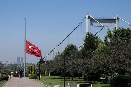 Turkiyada uch kunlik motam eʼlon qilindi