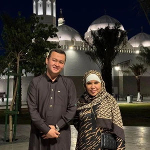 Yulduz Usmonova tug‘ilgan kunini Makkada nishonladi