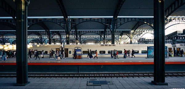 Лондондан Европага поездлар қатнови тўхтатилди