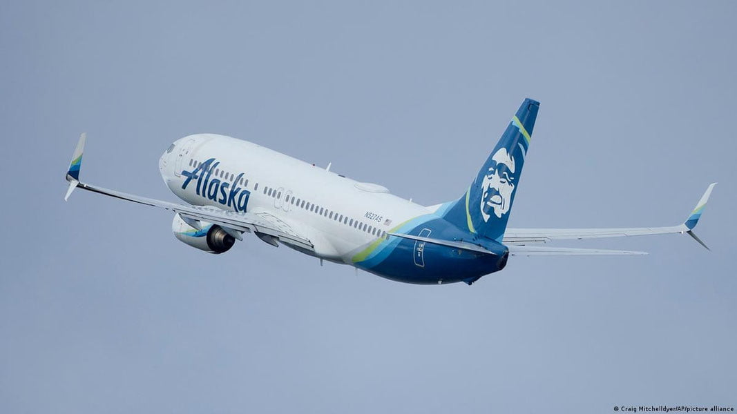 Dunyo Boeing samolyotlaridan voz kechyapti