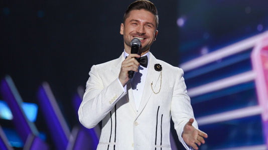 Сергей Лазеров ижодида танаффус эълон қилди