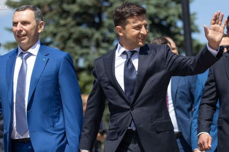 Zelenskiy eng yaqin odamini ishdan bo‘shatdi