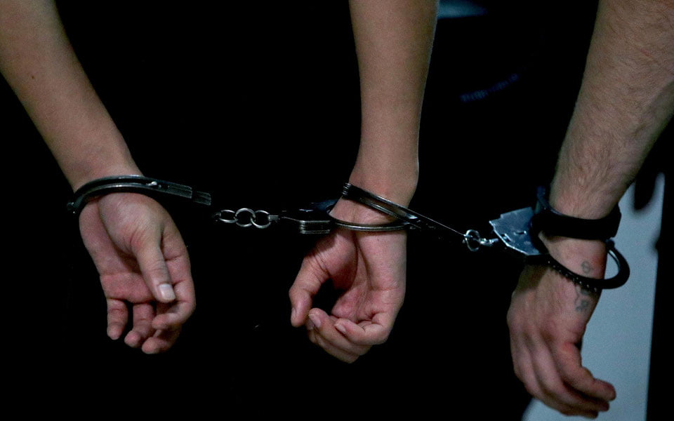 Автобусда аёлга тегажоғлиқ қилган 45 ёшли эркак қамалди