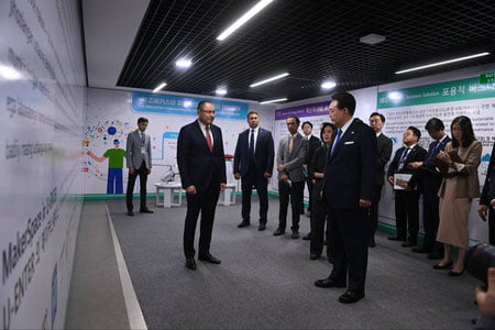 Корея Республикаси Президенти “UEnter” Инновацион тадбиркорлик маркази билан танишди