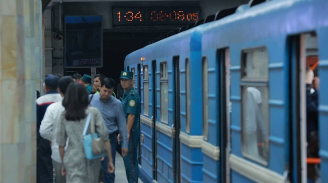 Тошкентда эркак метрода бегона аёлга шилқимлик қилди