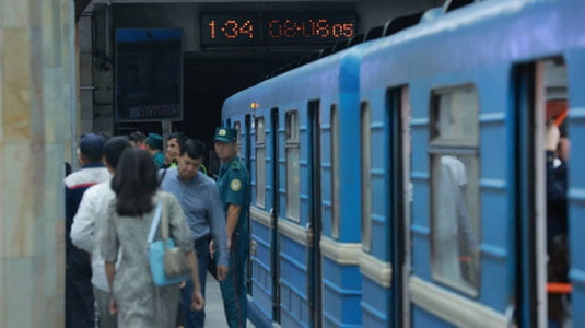 Тошкентда эркак метрода бегона аёлга шилқимлик қилди