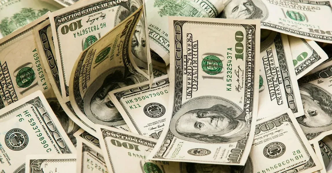 Долларнинг расмий курси яна тушди