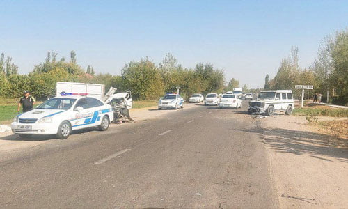 Qashqadaryoda Mercedes-Benz va Labo to‘qnashdi