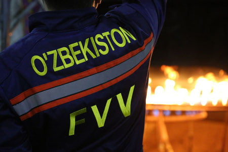 Toshkent viloyatida yuk mashinasi yonib ketdi