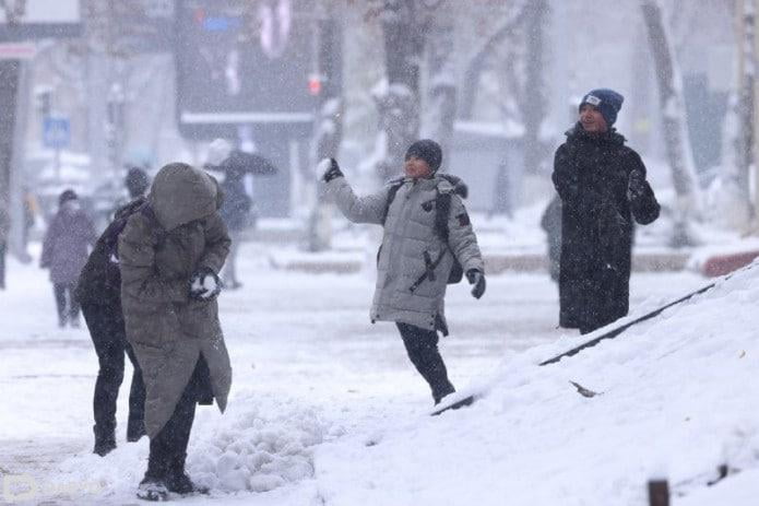 Мактаб ўқувчилари учун қишки таътил қачондан бошланади?