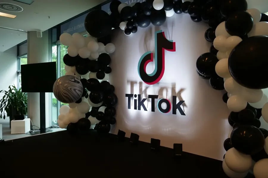 TikTok АҚШдаги фаолиятини тўхтатди
