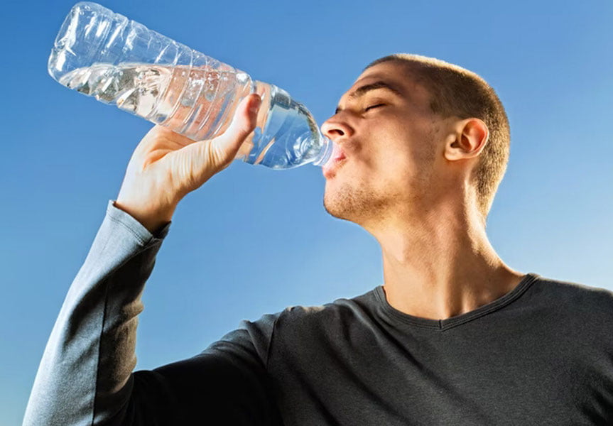 Irlandiyada ko‘p miqdorda suv ichgan erkak vafot etdi